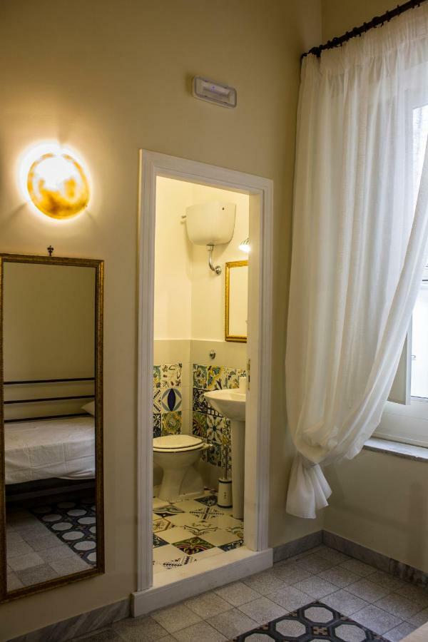 Don Angelo Petito Bed & Breakfast เนเปิลส์ ภายนอก รูปภาพ