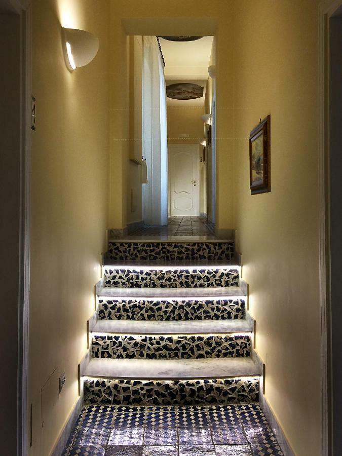 Don Angelo Petito Bed & Breakfast เนเปิลส์ ภายนอก รูปภาพ