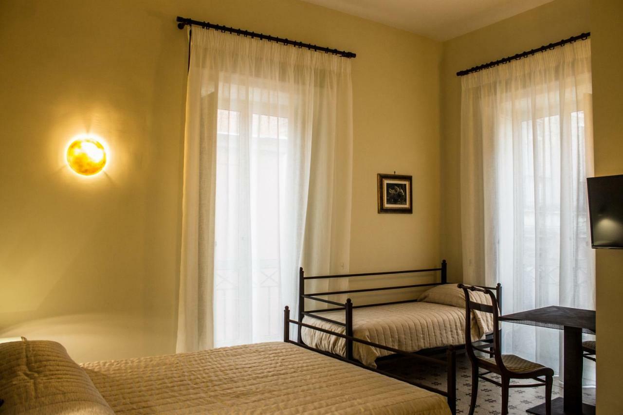 Don Angelo Petito Bed & Breakfast เนเปิลส์ ภายนอก รูปภาพ
