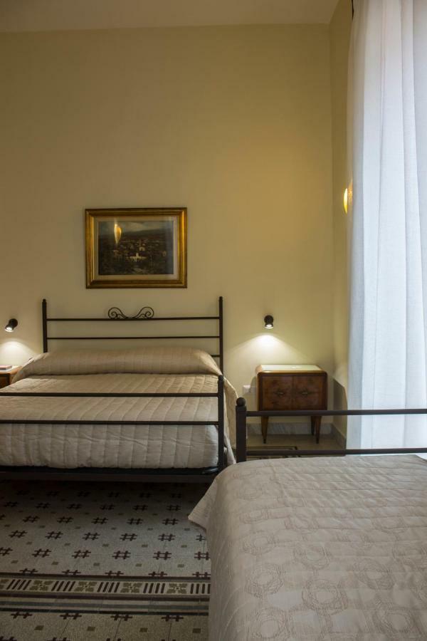 Don Angelo Petito Bed & Breakfast เนเปิลส์ ภายนอก รูปภาพ