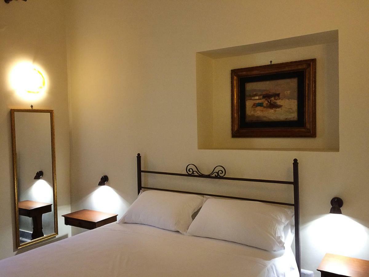 Don Angelo Petito Bed & Breakfast เนเปิลส์ ภายนอก รูปภาพ