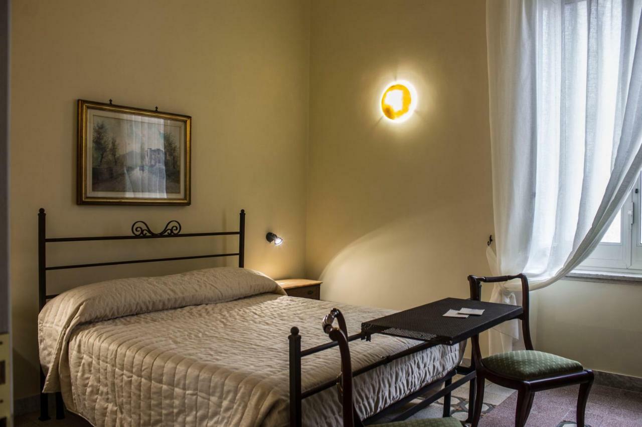 Don Angelo Petito Bed & Breakfast เนเปิลส์ ภายนอก รูปภาพ