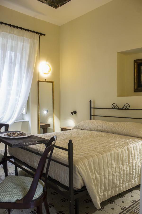 Don Angelo Petito Bed & Breakfast เนเปิลส์ ภายนอก รูปภาพ